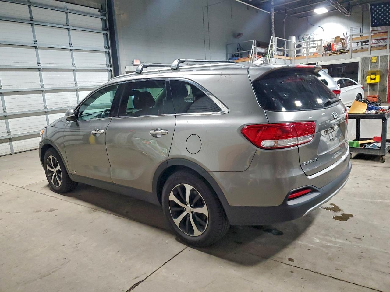 2016 KIA SORENTO EX photo 2