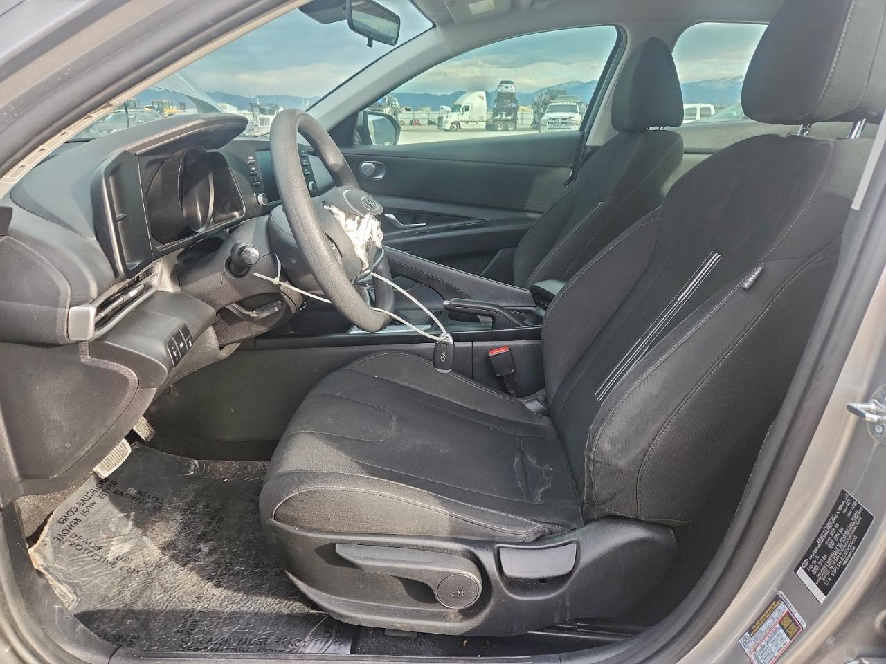 2023 HYUNDAI ELANTRA SEL photo 7