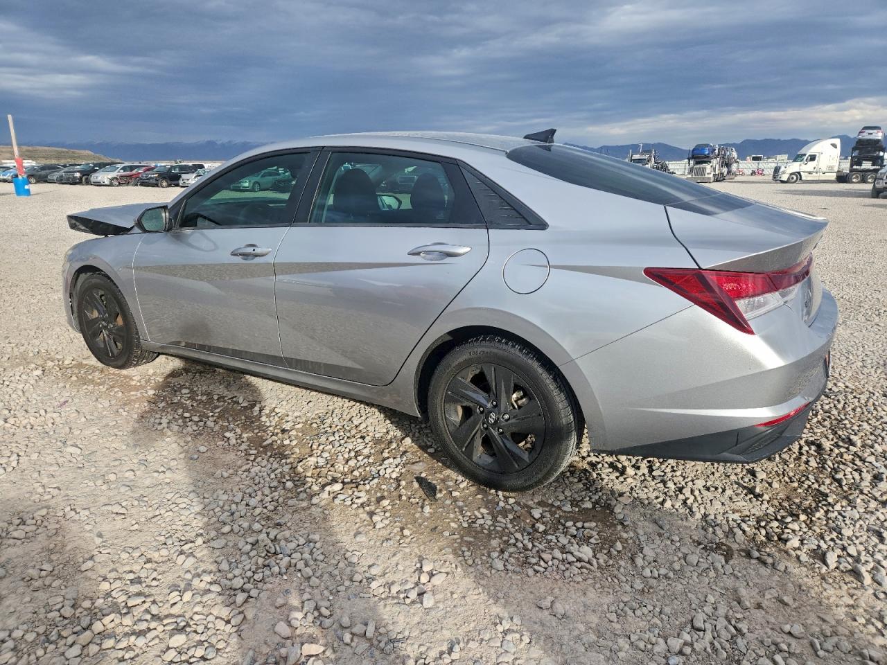 2023 HYUNDAI ELANTRA SEL photo 2