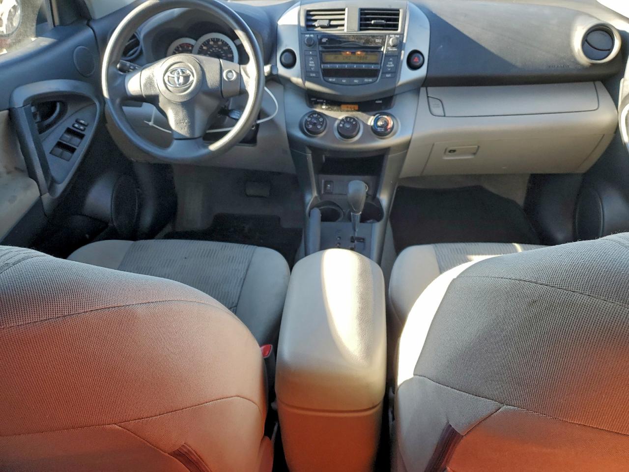 2010 TOYOTA RAV4 photo 8