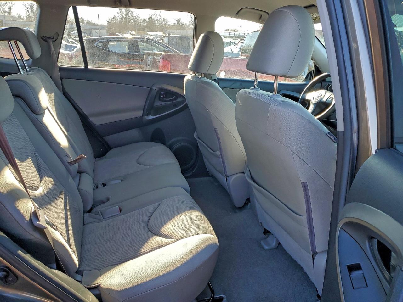 2010 TOYOTA RAV4 photo 11