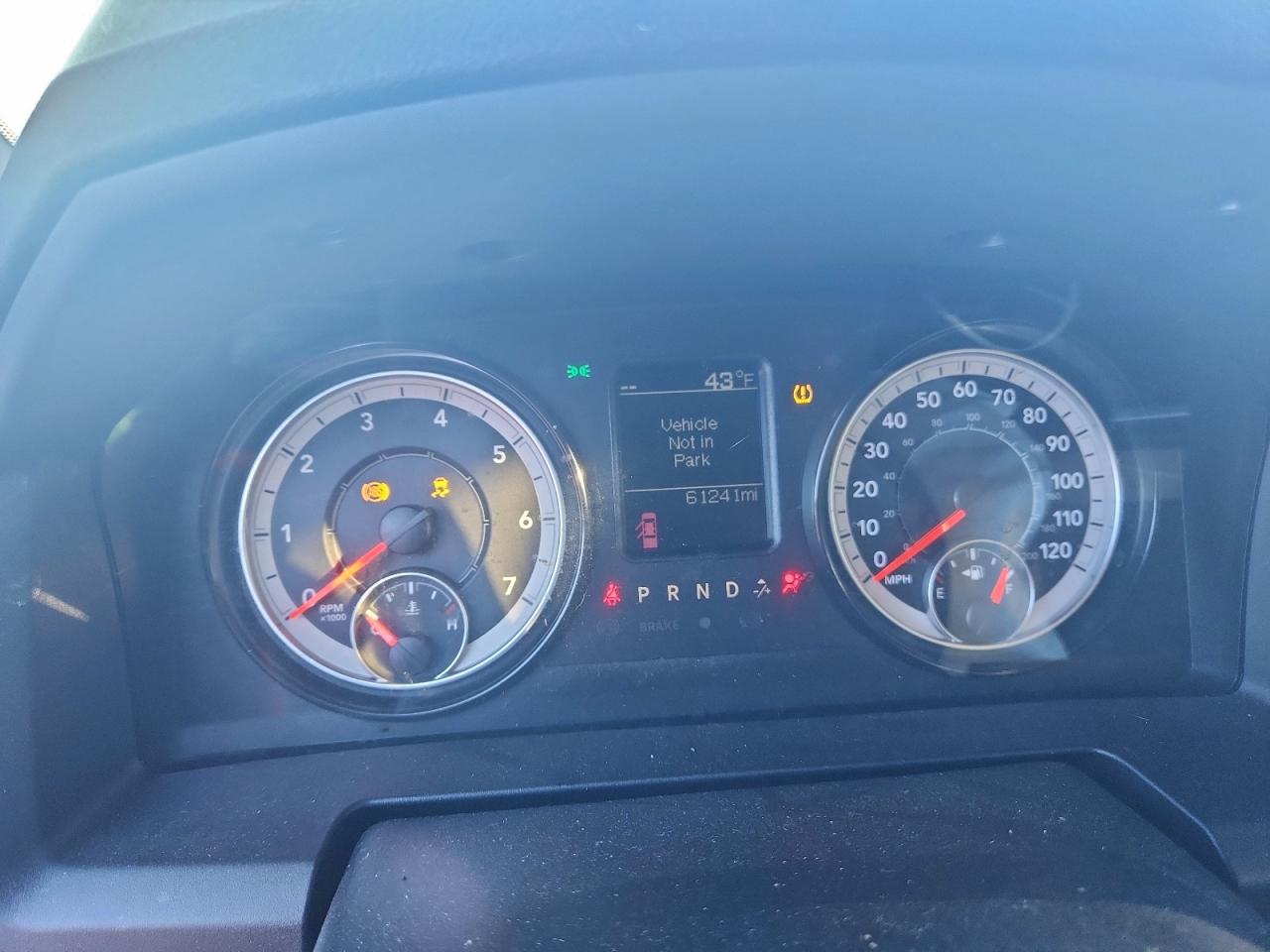 2022 RAM 1500 CLASSIC TRADESMAN photo 9