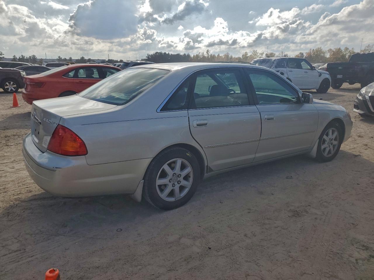 2001 TOYOTA AVALON XL photo 7