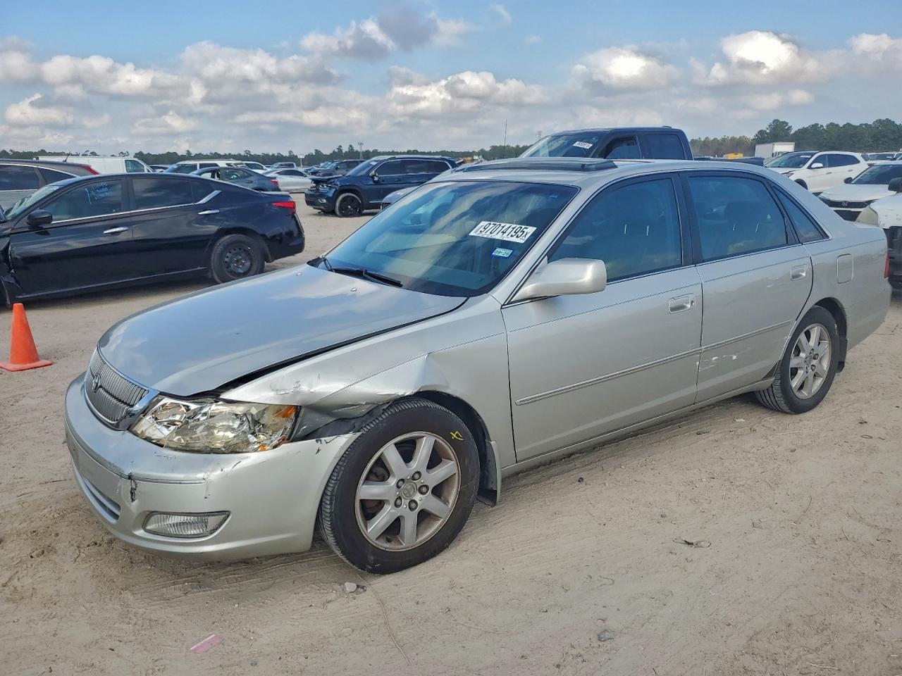 2001 TOYOTA AVALON