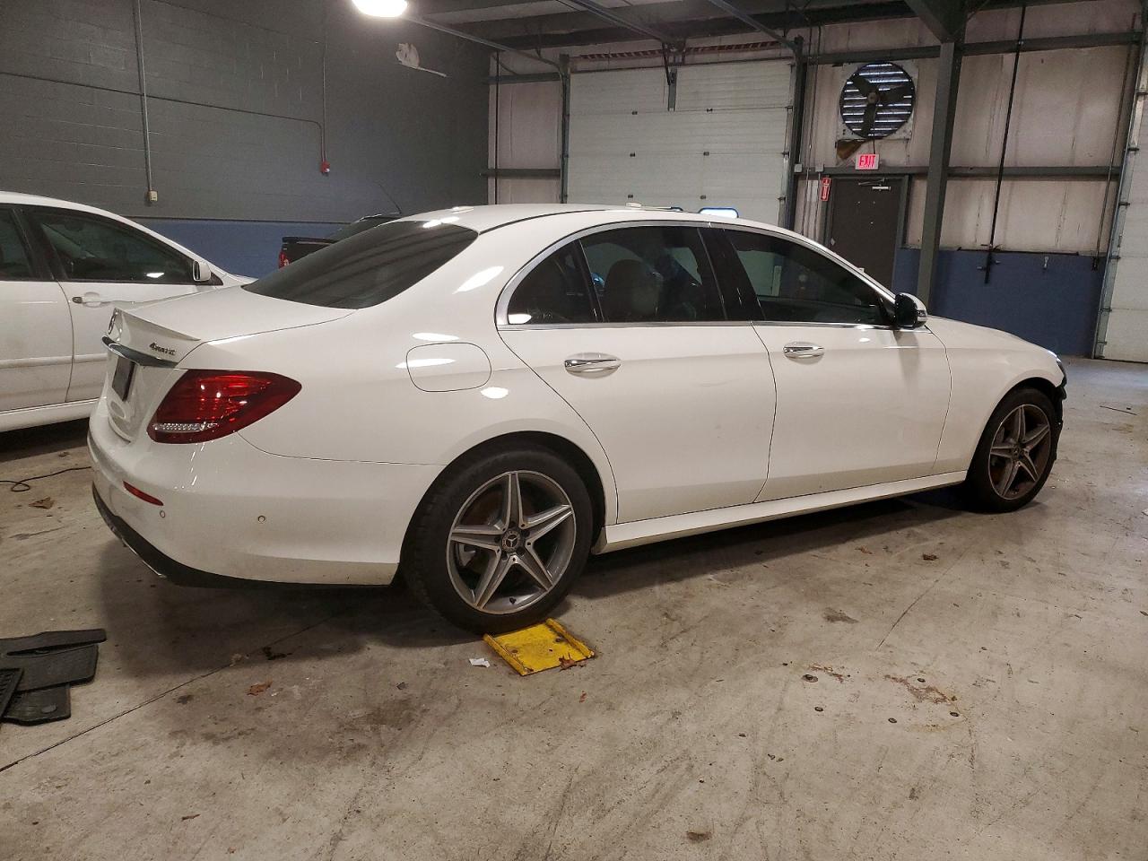 2017 MERCEDES-BENZ E 300 4MATIC photo 3