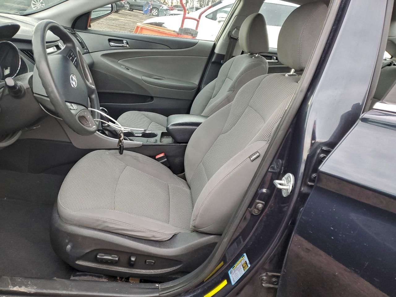 2014 HYUNDAI SONATA GLS photo 7
