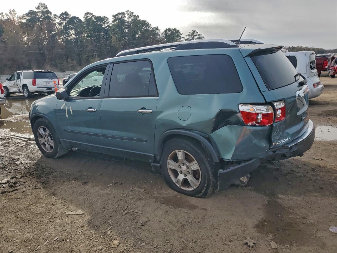 2009 GMC ACADIA SLE photo 2