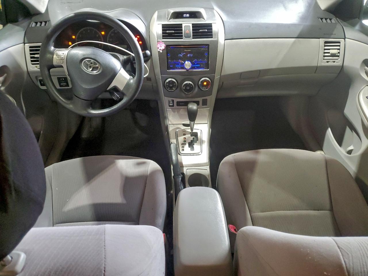 2013 TOYOTA COROLLA BASE photo 8