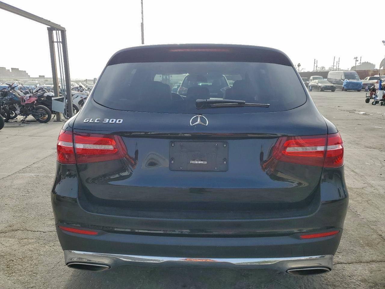 2016 MERCEDES-BENZ GLC 300 photo 11