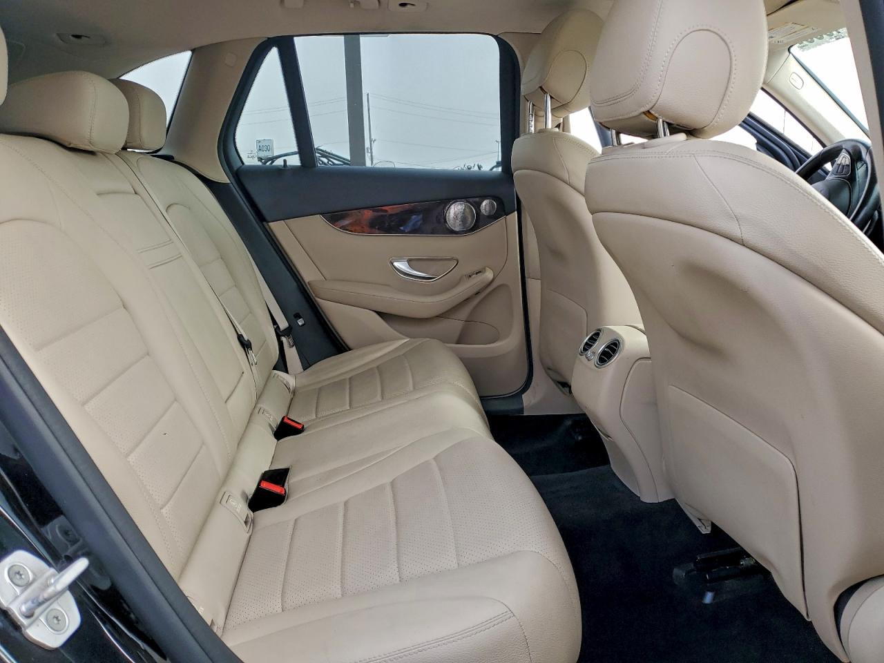 2016 MERCEDES-BENZ GLC 300 photo 19