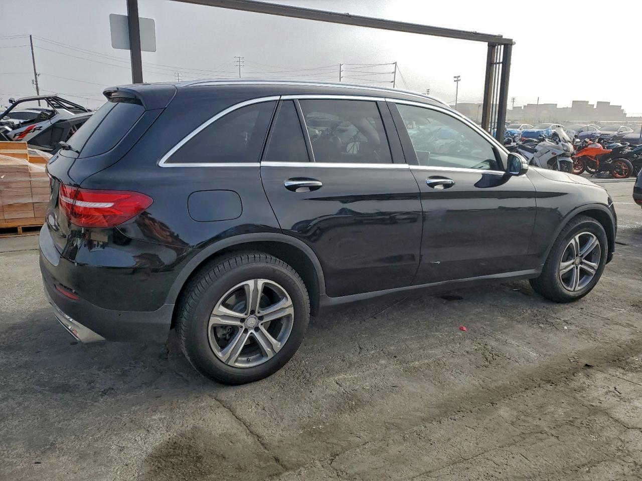 2016 MERCEDES-BENZ GLC 300 photo 5