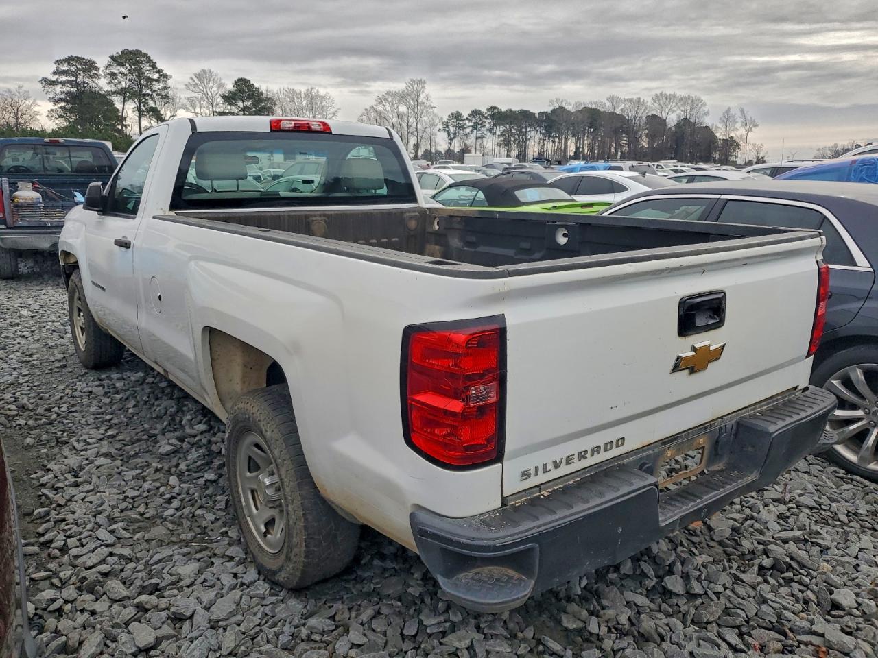 2016 CHEVROLET SILVERADO C1500 photo 2