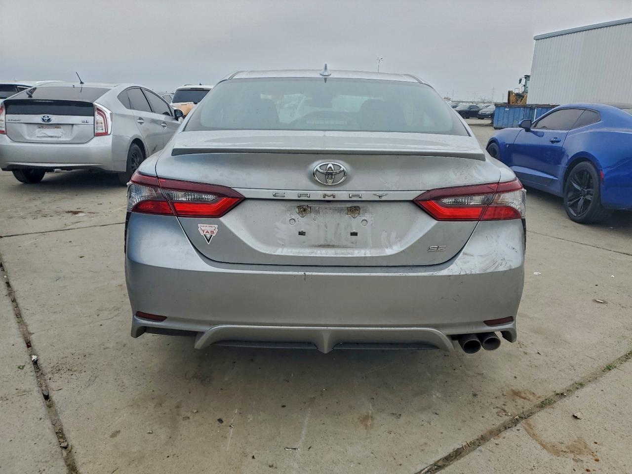 2021 TOYOTA CAMRY SE photo 6