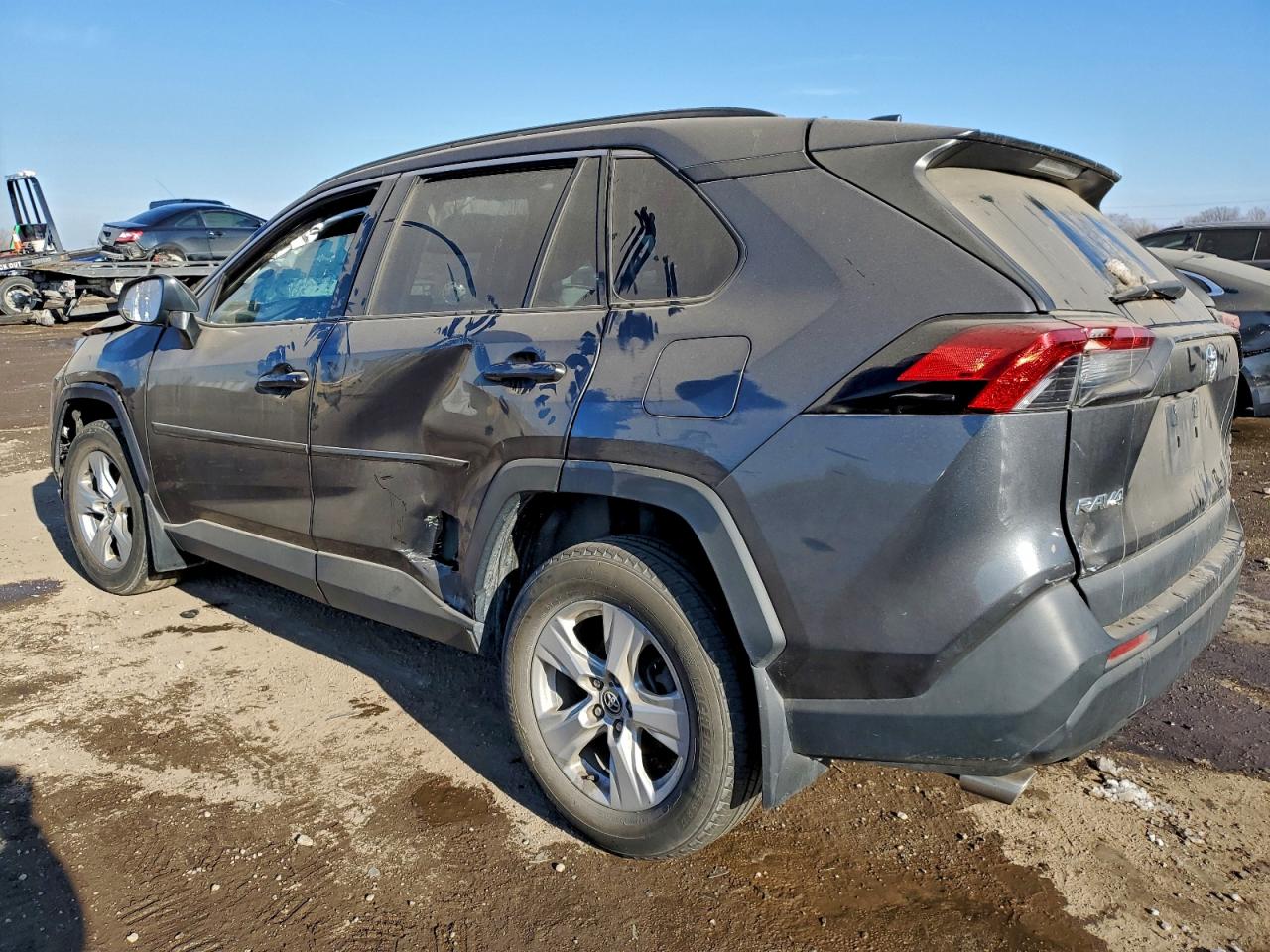 2021 TOYOTA RAV4 XLE photo 2