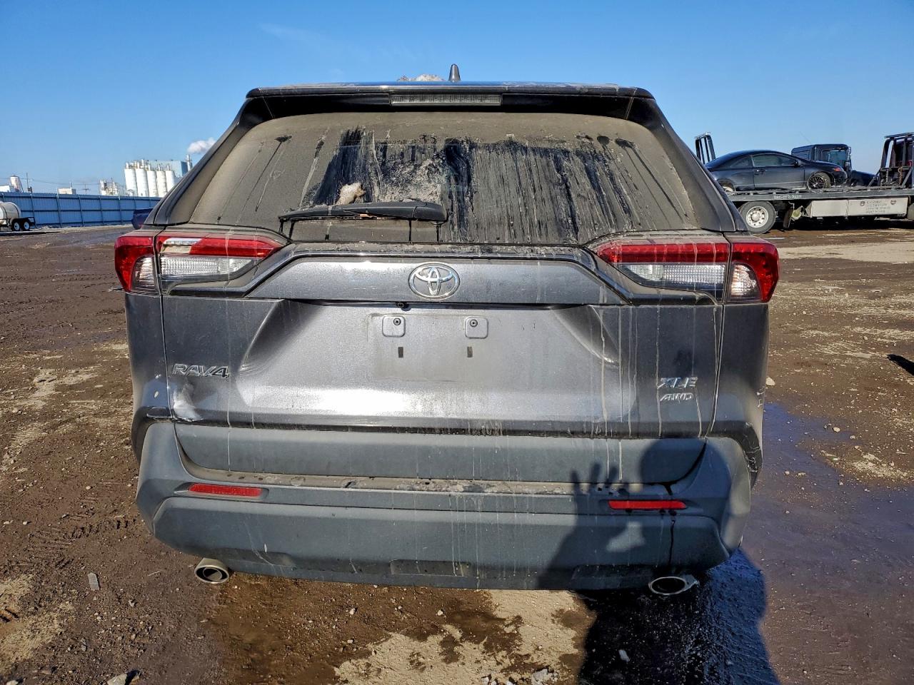 2021 TOYOTA RAV4 XLE photo 6