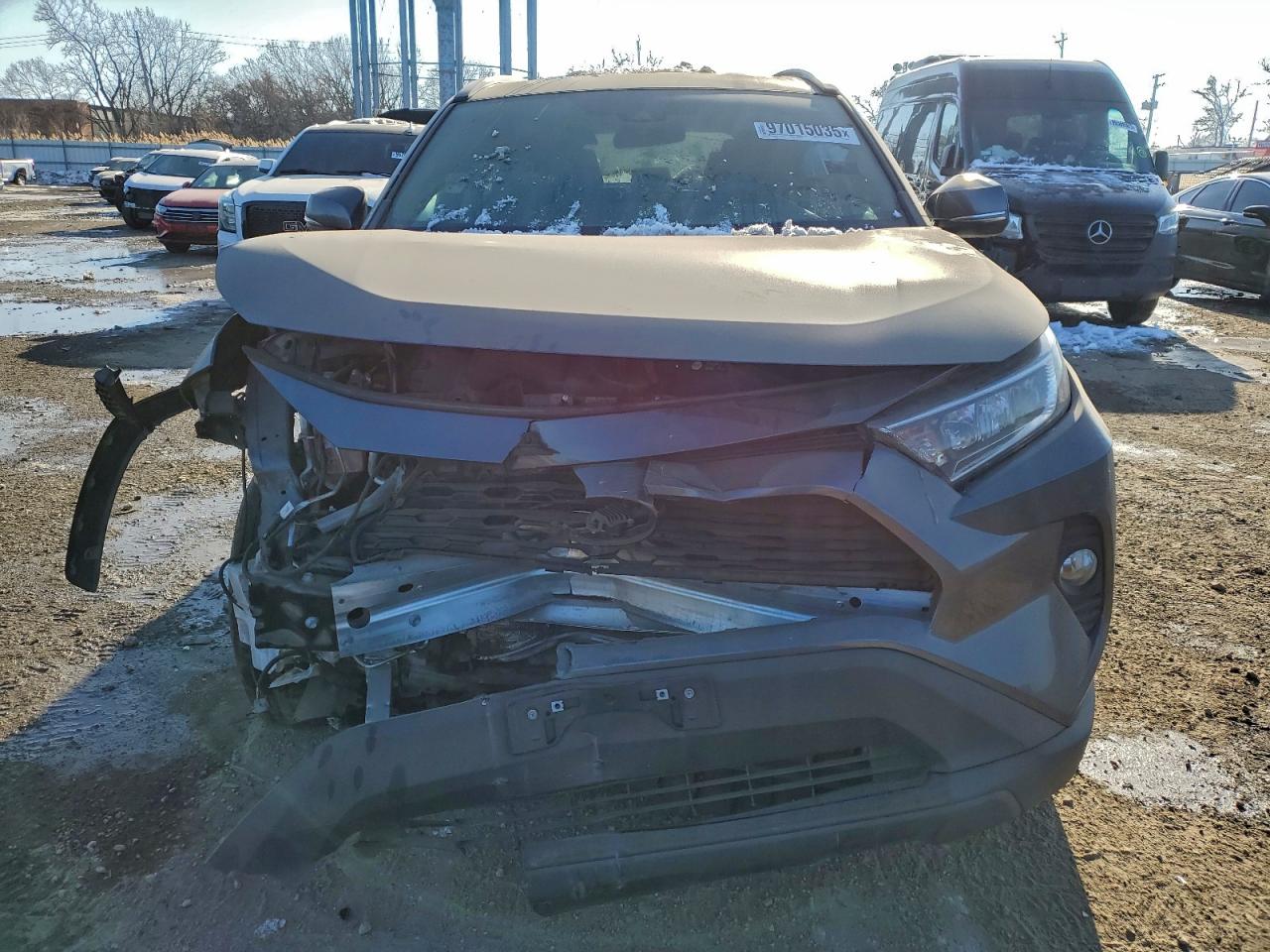 2021 TOYOTA RAV4 XLE photo 5