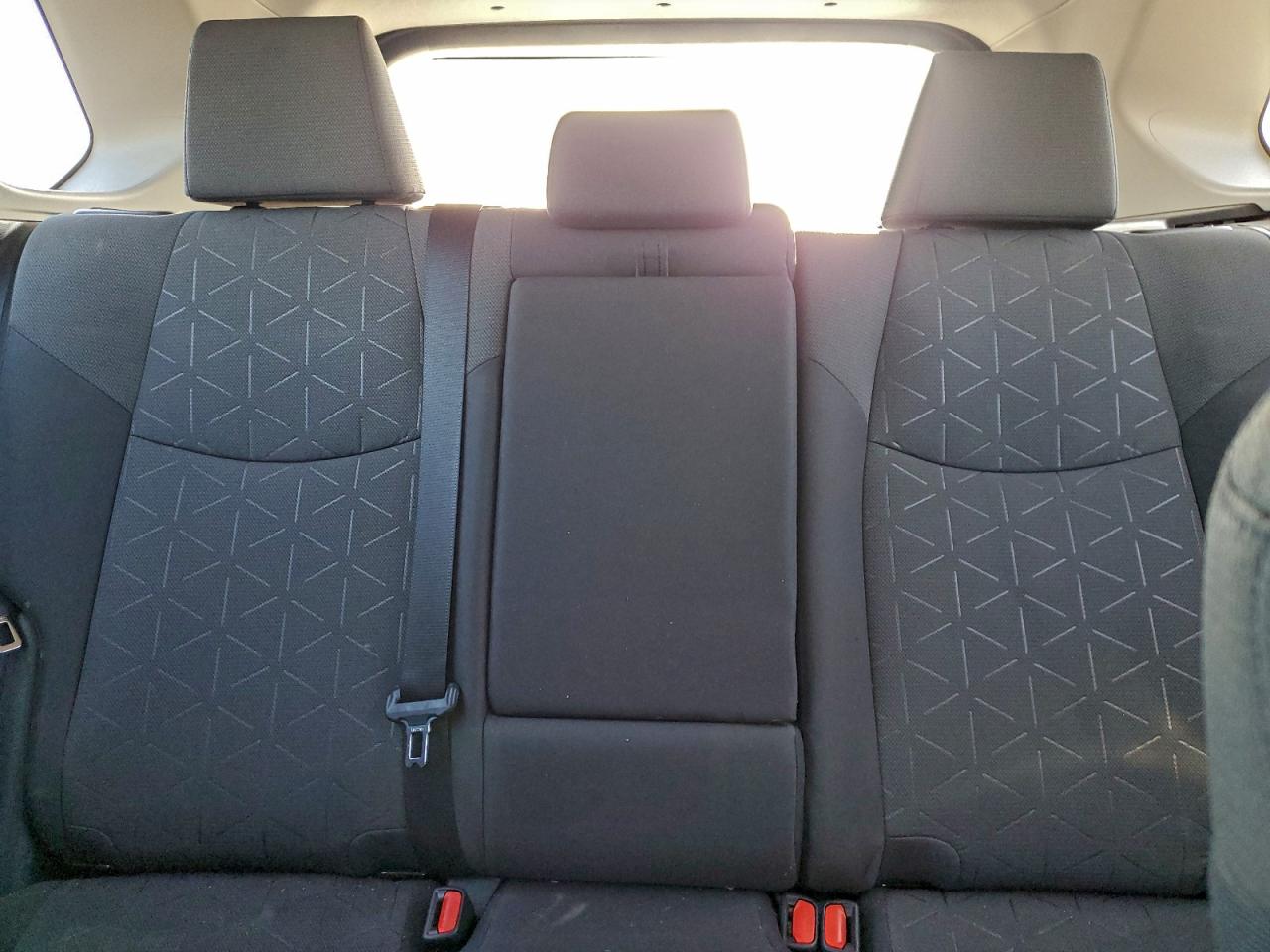 2021 TOYOTA RAV4 XLE photo 10