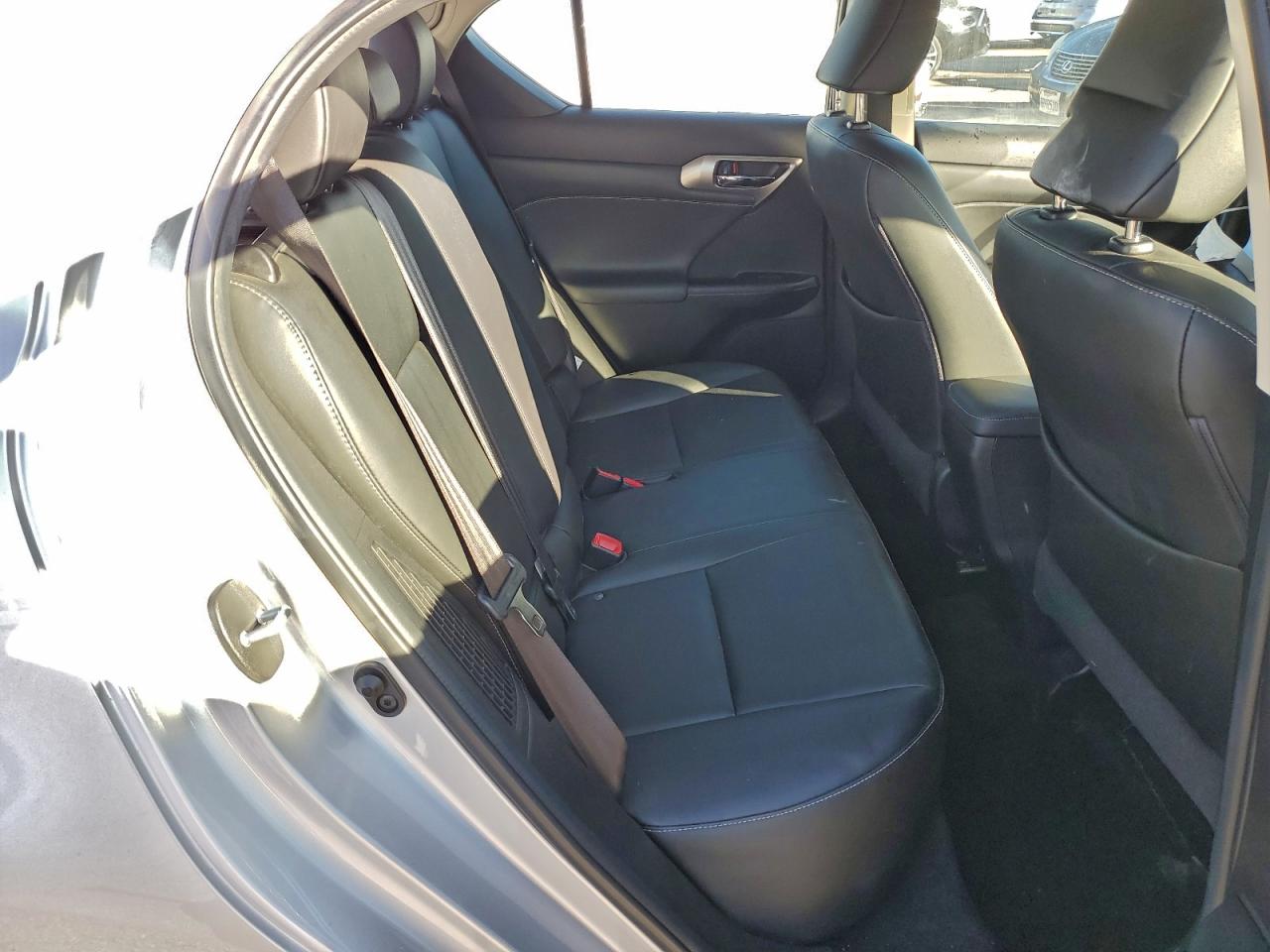 2016 LEXUS CT 200 photo 10