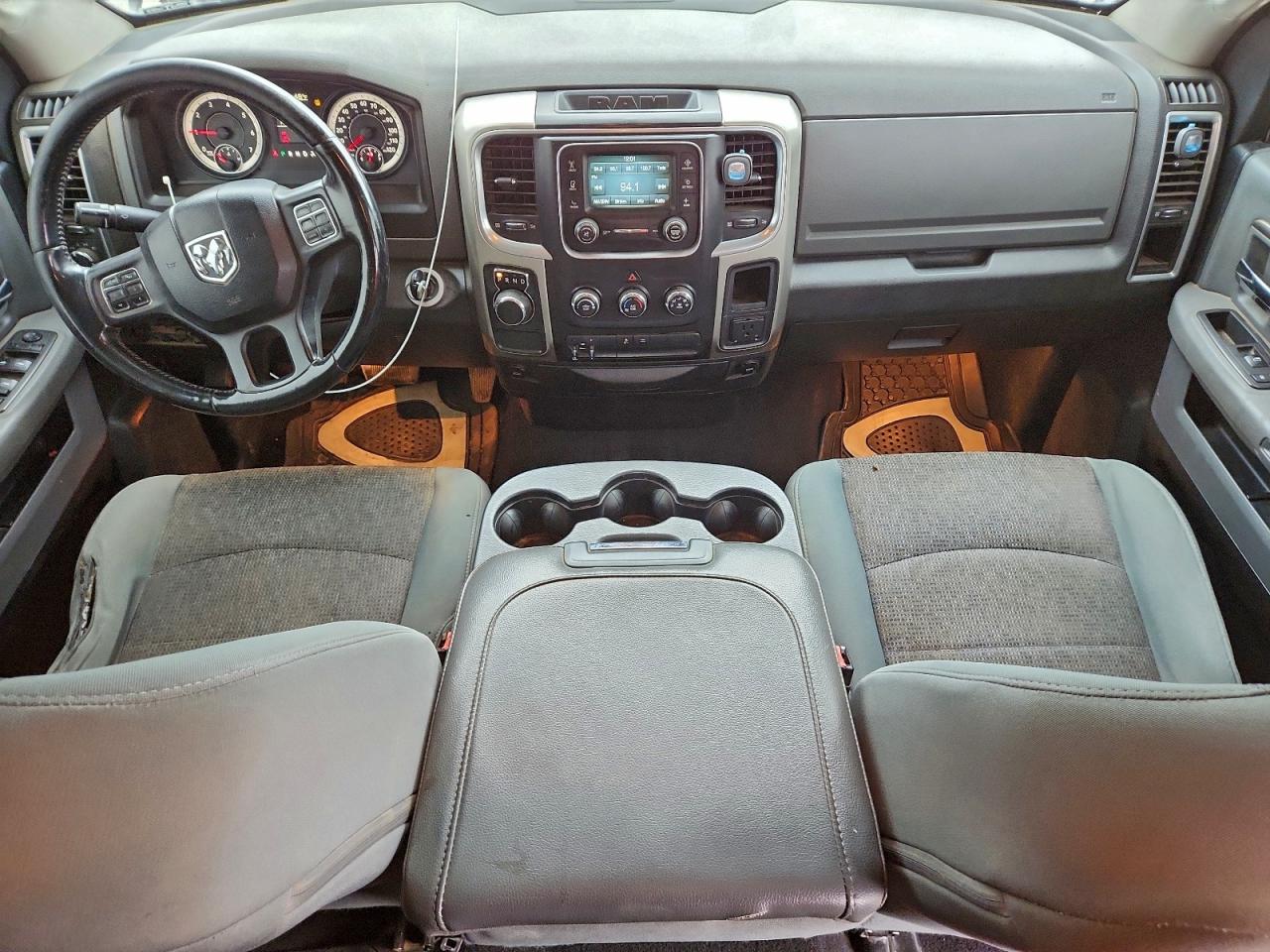 2014 RAM 1500 SLT photo 15