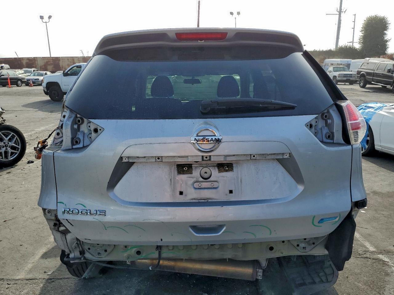 2014 NISSAN ROGUE S photo 11