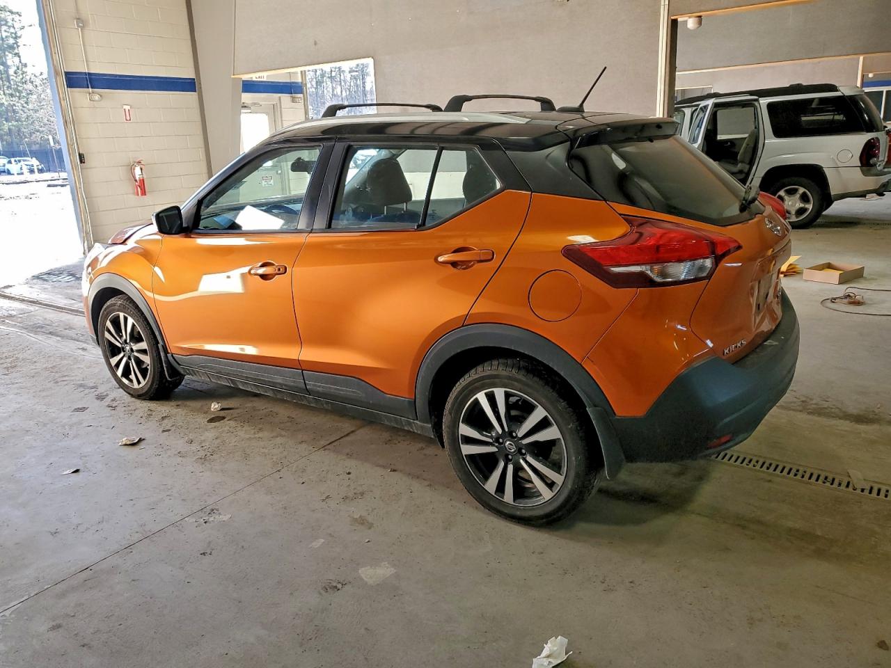 2019 NISSAN KICKS S photo 3