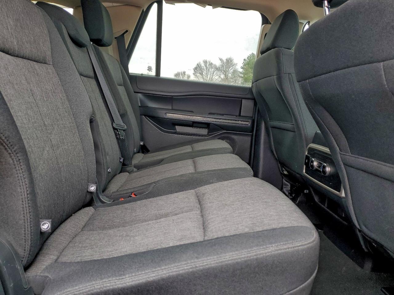 2024 FORD EXPEDITION XLT photo 31