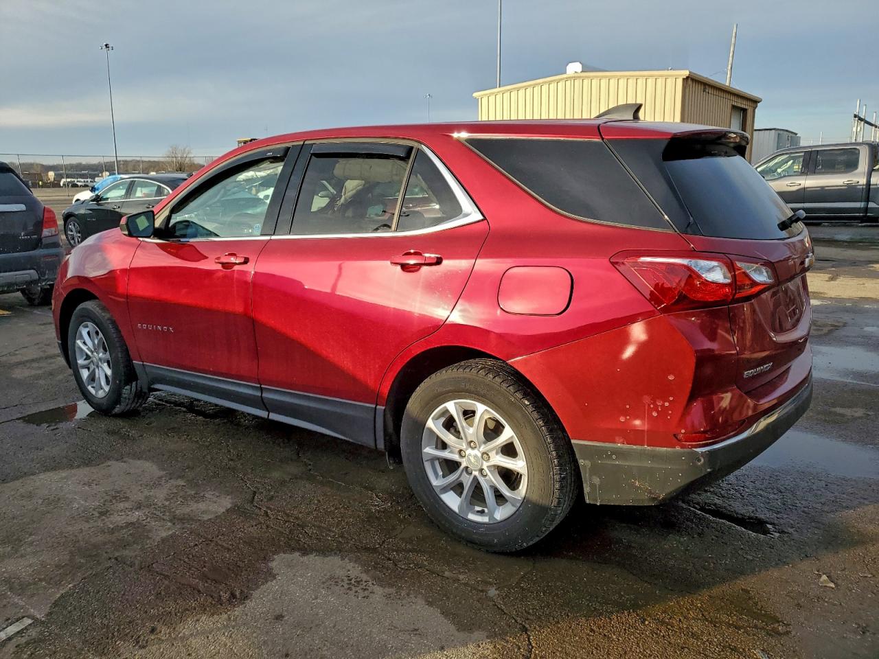 2020 CHEVROLET EQUINOX LT photo 2