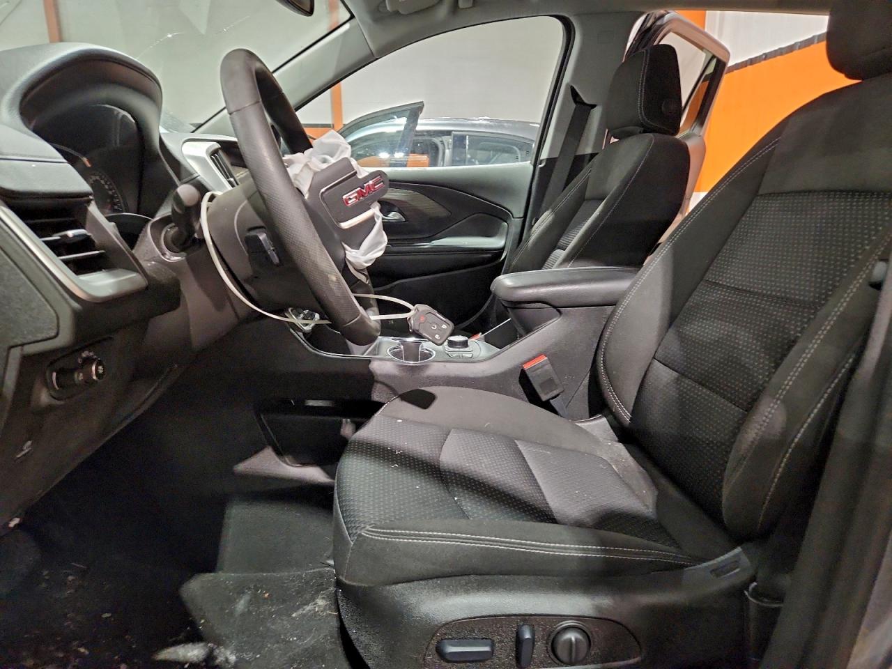 2024 GMC TERRAIN SLE photo 7