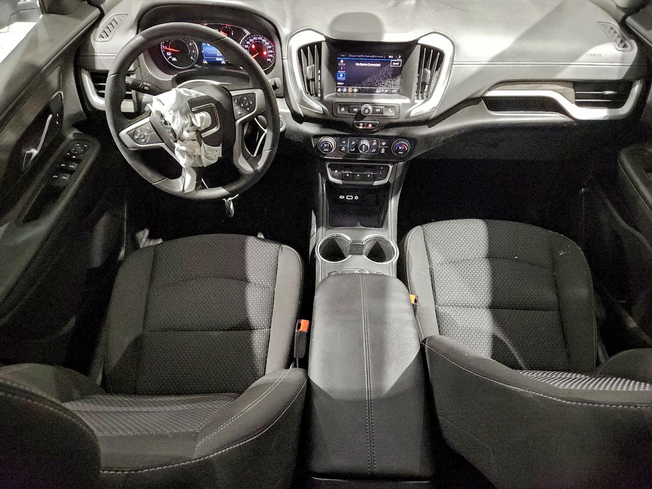 2024 GMC TERRAIN SLE photo 8