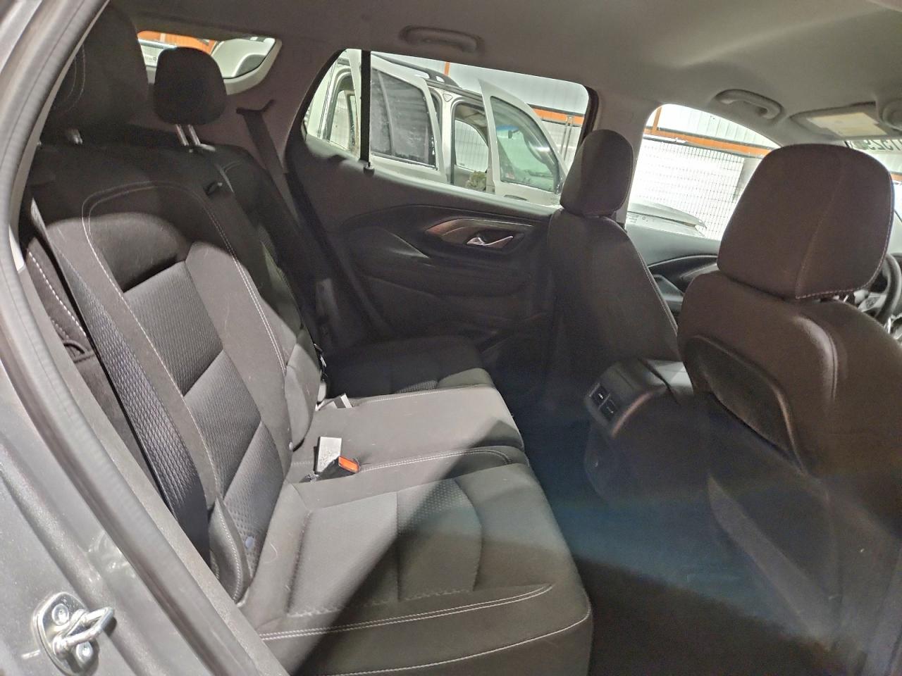 2024 GMC TERRAIN SLE photo 11