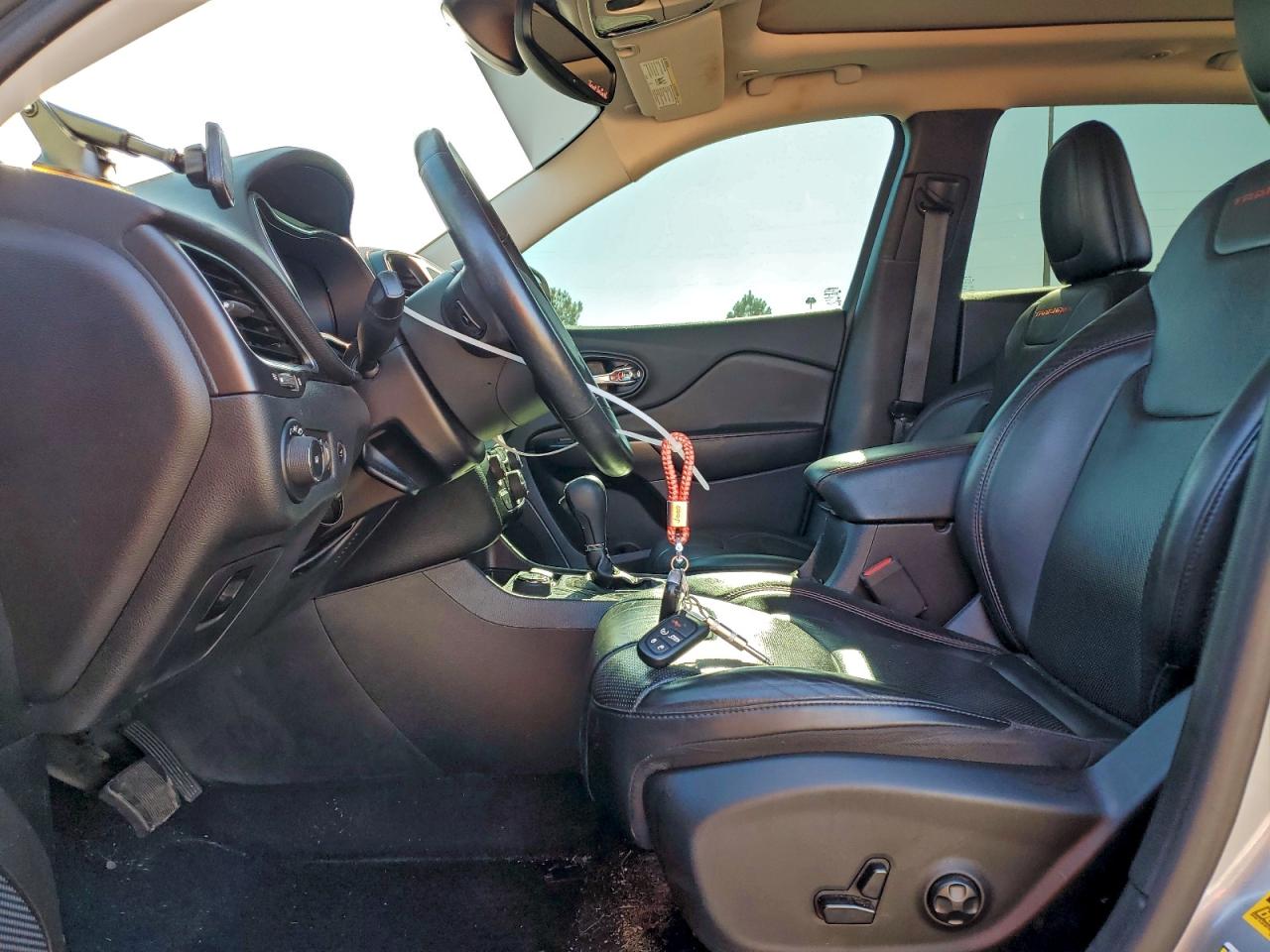 2019 JEEP CHEROKEE TRAILHAWK photo 7