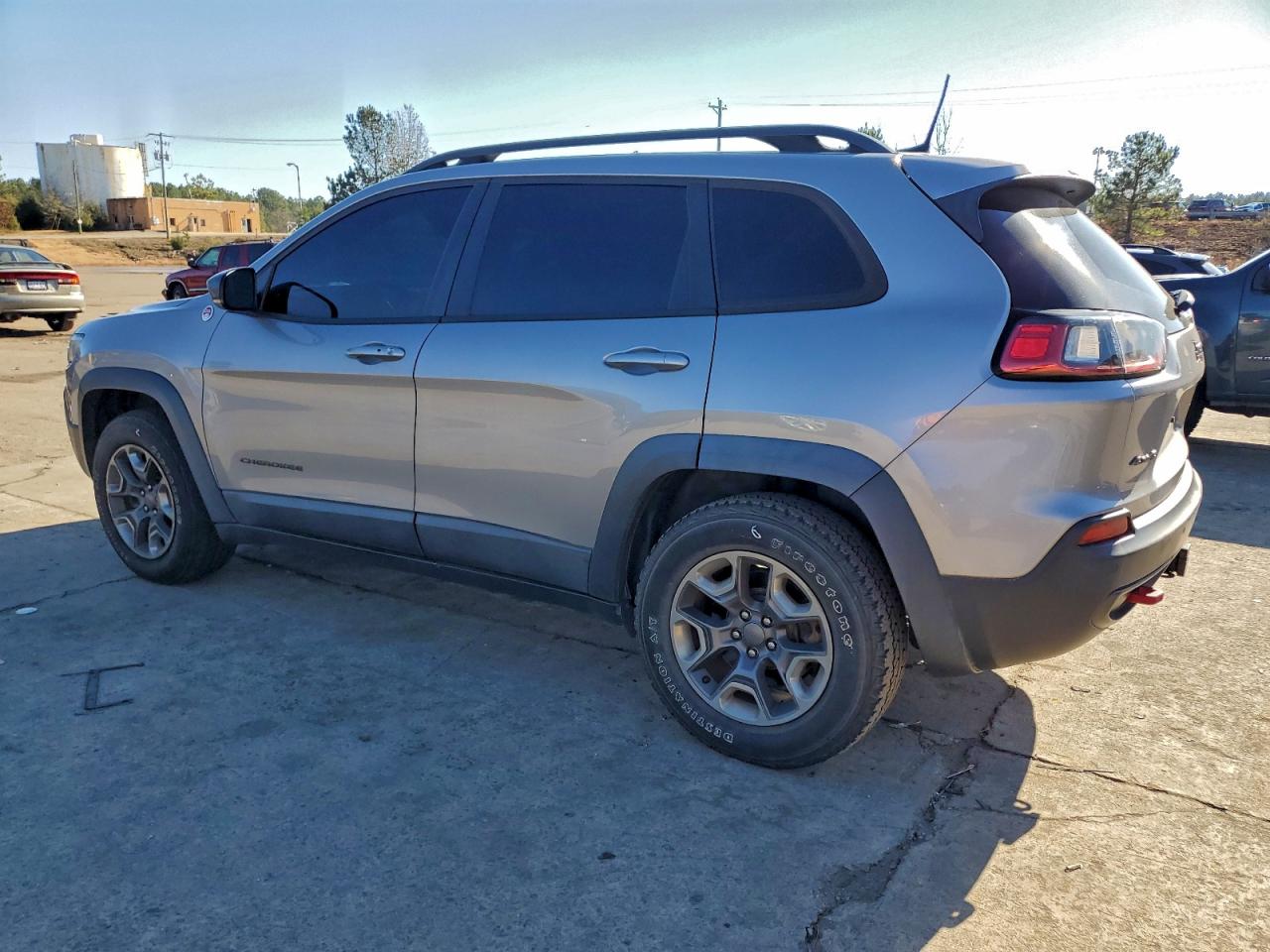 2019 JEEP CHEROKEE TRAILHAWK photo 2