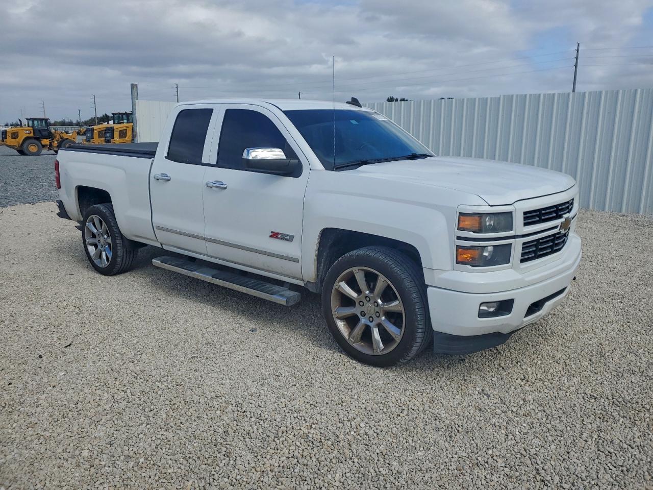 2015 CHEVROLET SILVERADO K1500 LT photo 4
