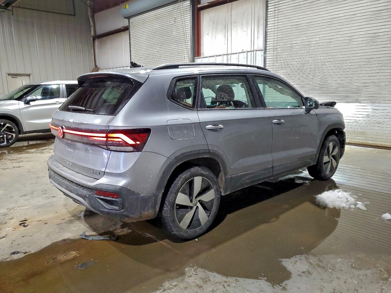 2025 VOLKSWAGEN TAOS S photo 3