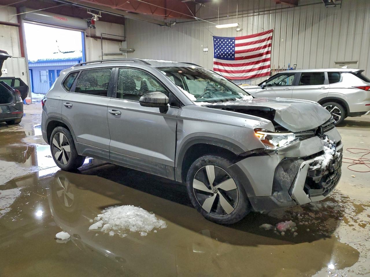 2025 VOLKSWAGEN TAOS S photo 4