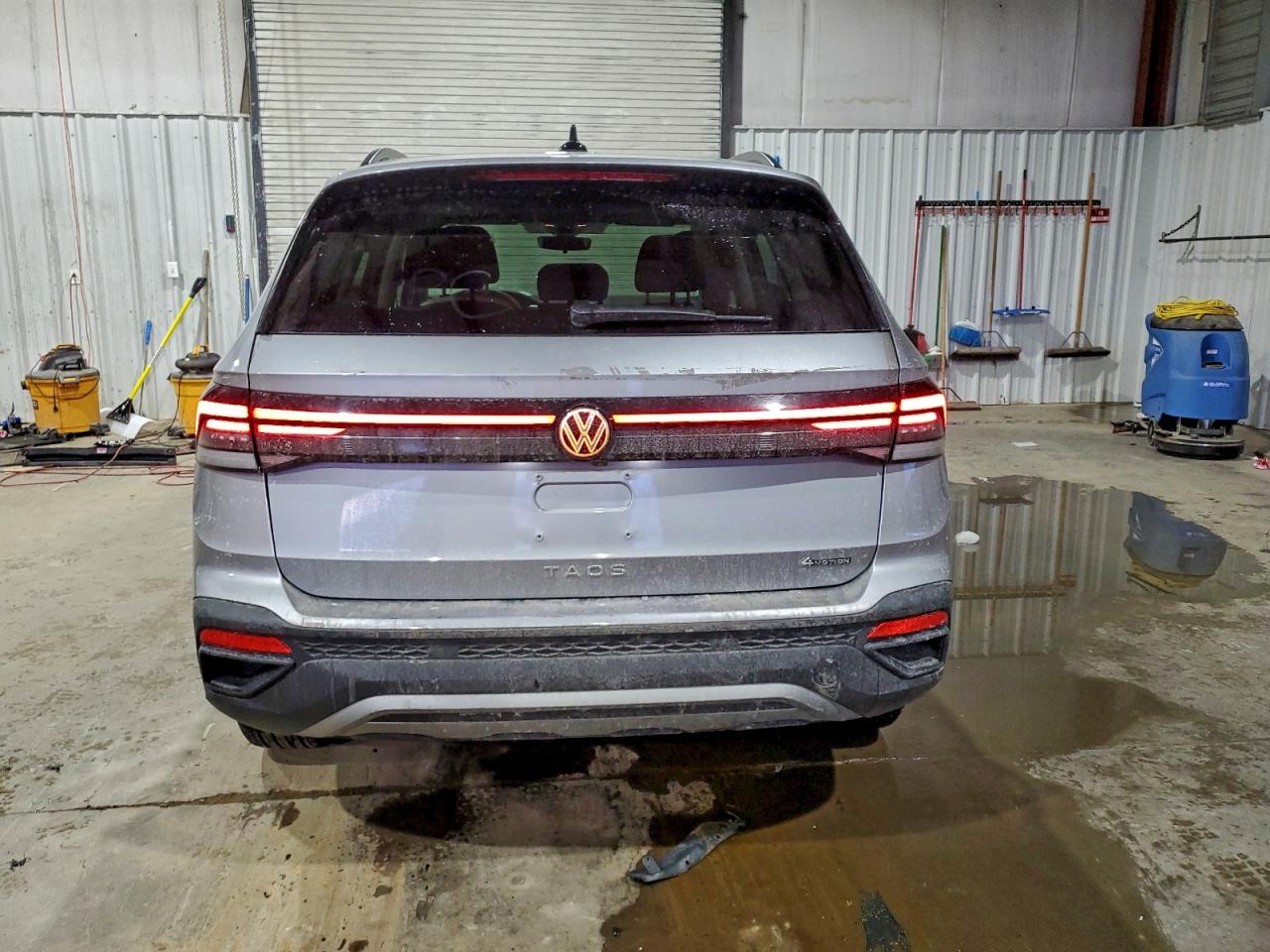 2025 VOLKSWAGEN TAOS S photo 6