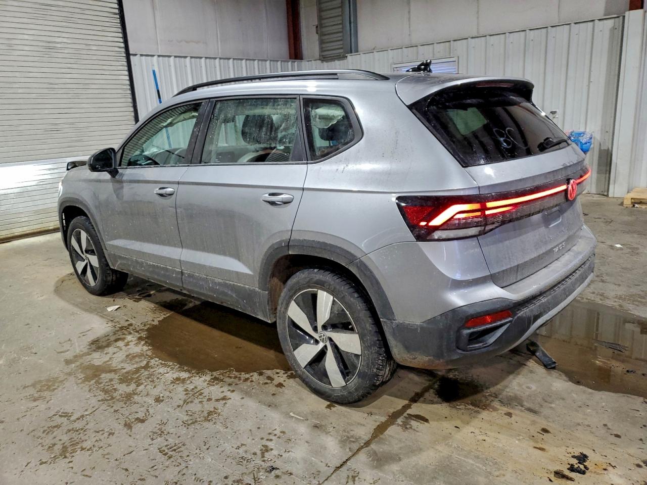 2025 VOLKSWAGEN TAOS S photo 2