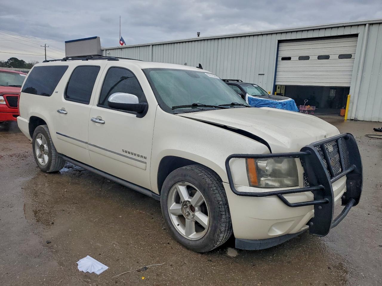 2011 CHEVROLET SUBURBAN C1500 LTZ photo 4