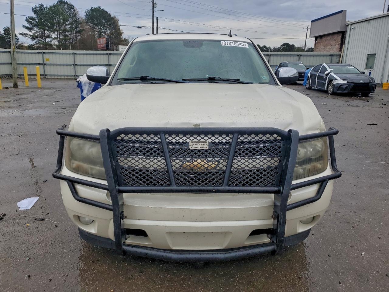 2011 CHEVROLET SUBURBAN C1500 LTZ photo 5
