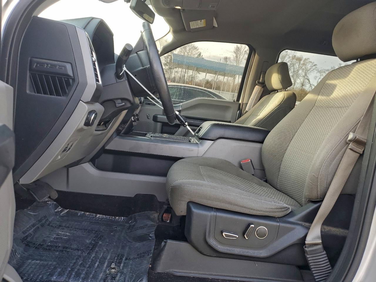 2017 FORD F150 SUPERCREW photo 13