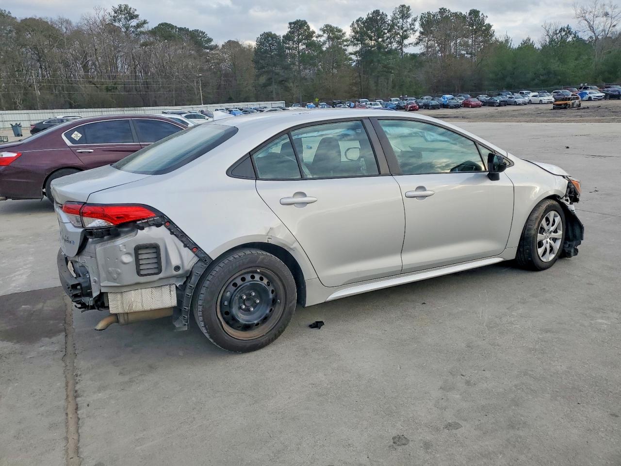 2022 TOYOTA COROLLA LE photo 3