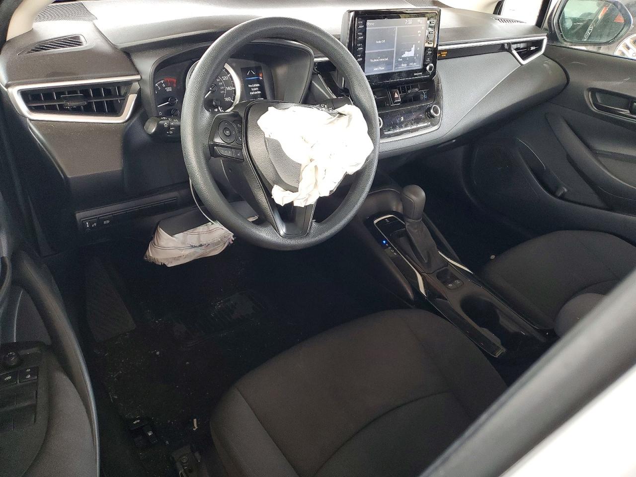 2022 TOYOTA COROLLA LE photo 8