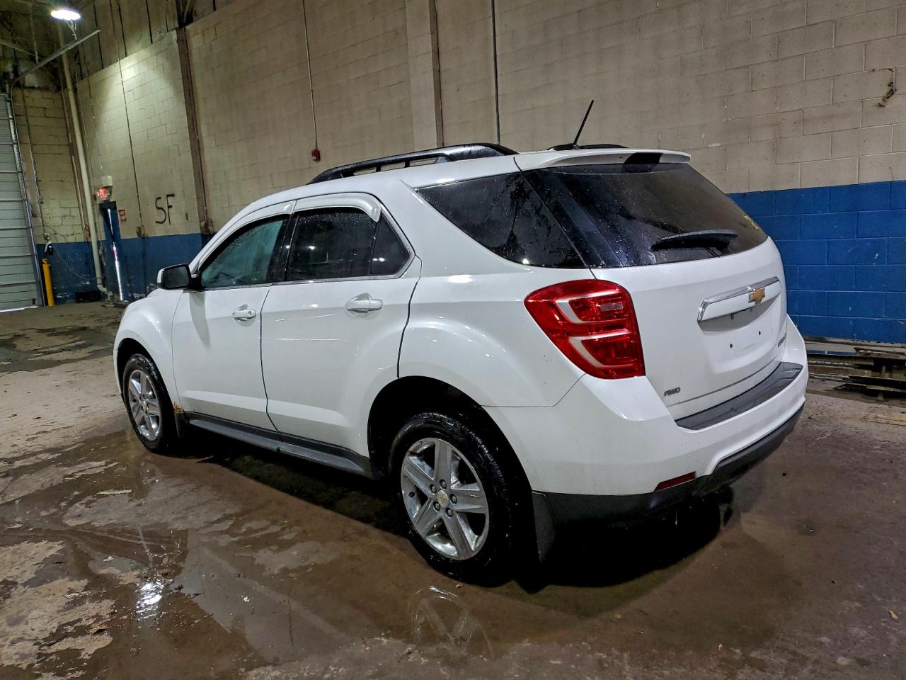 2016 CHEVROLET EQUINOX LT photo 2