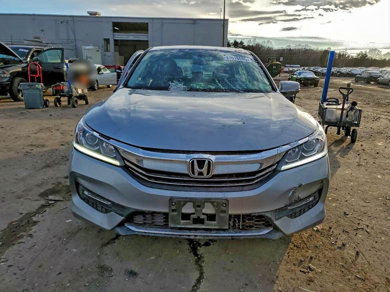 2017 HONDA ACCORD EXL photo 5