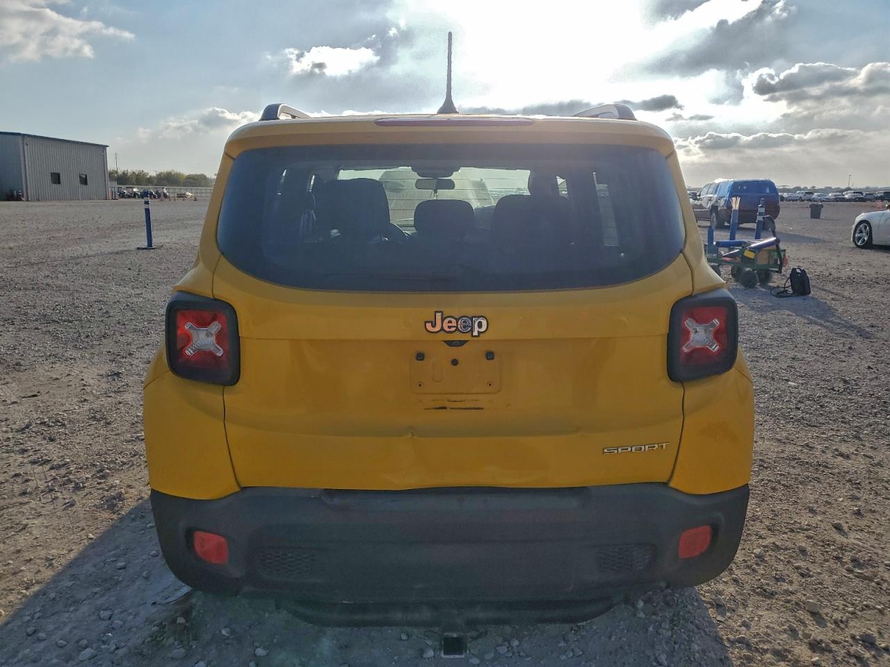 2017 JEEP RENEGADE SPORT photo 6
