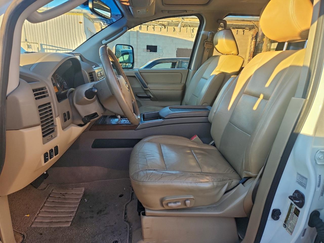 2011 NISSAN TITAN S photo 7