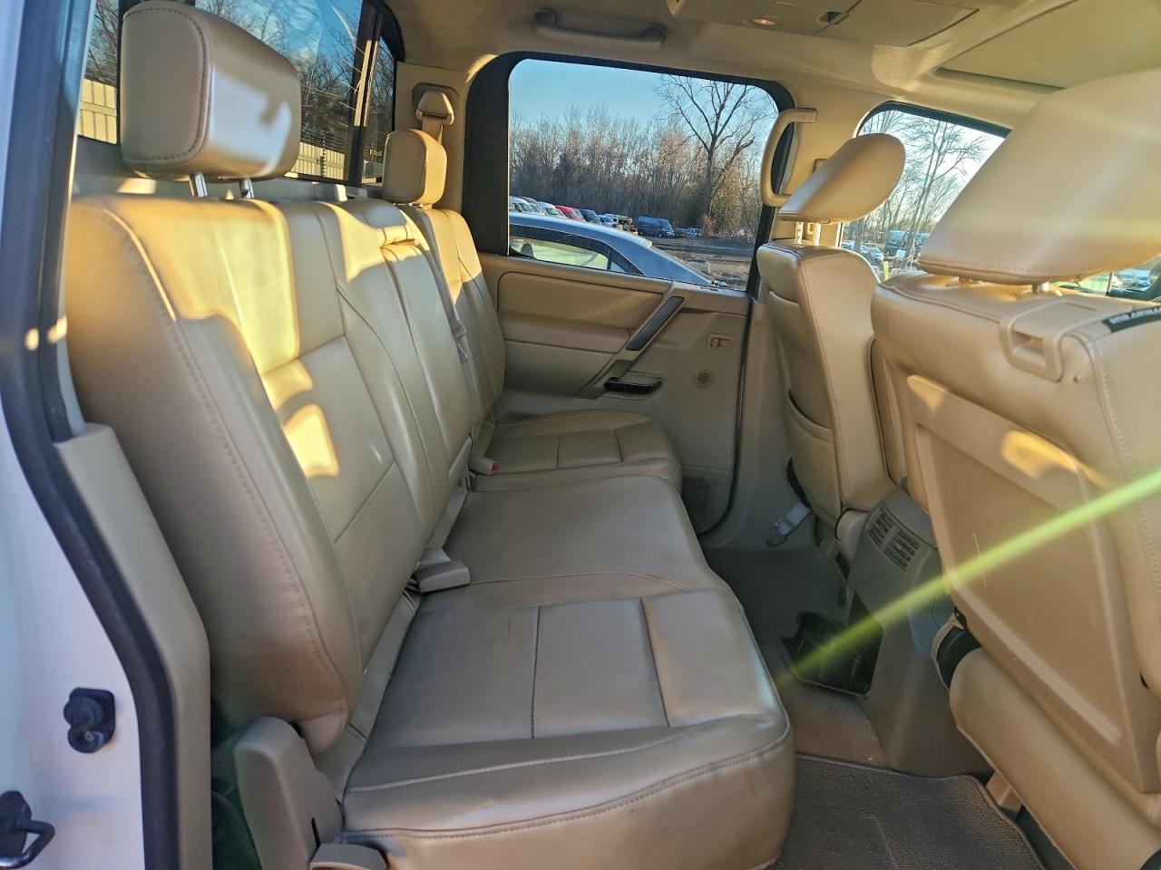 2011 NISSAN TITAN S photo 10