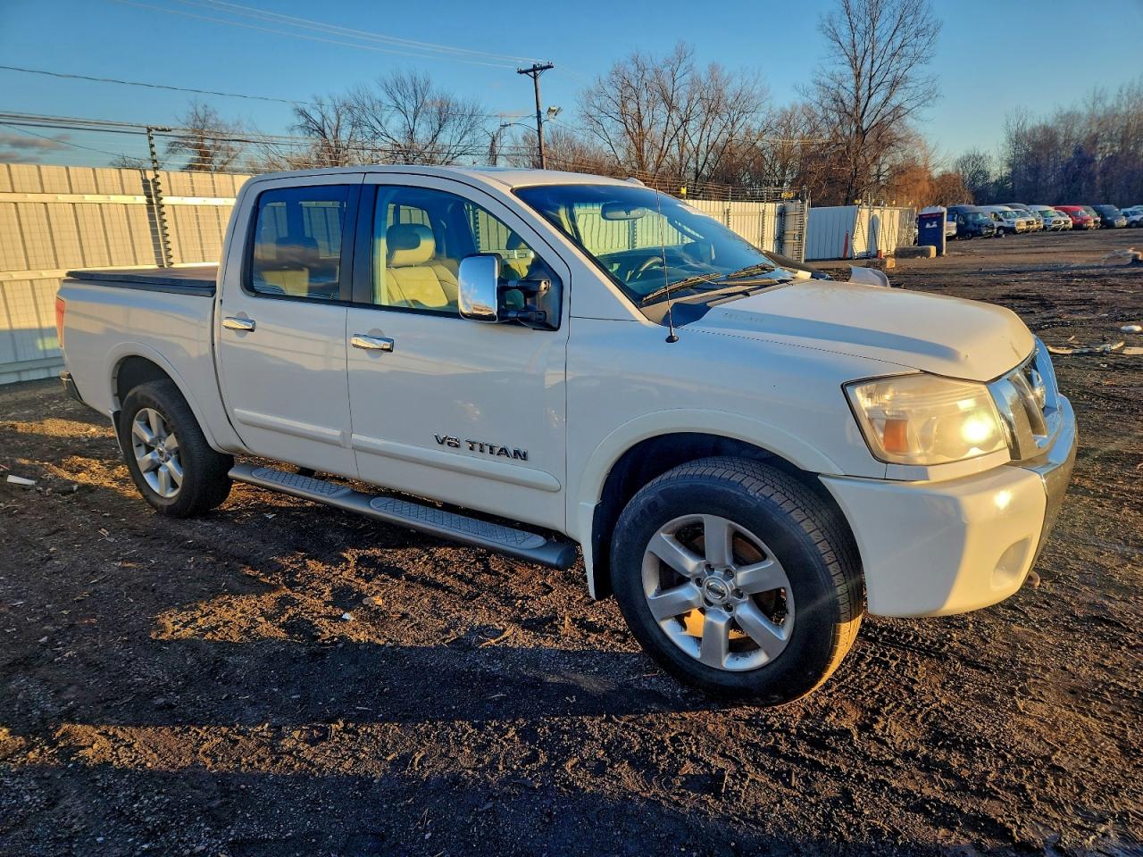 2011 NISSAN TITAN S photo 4
