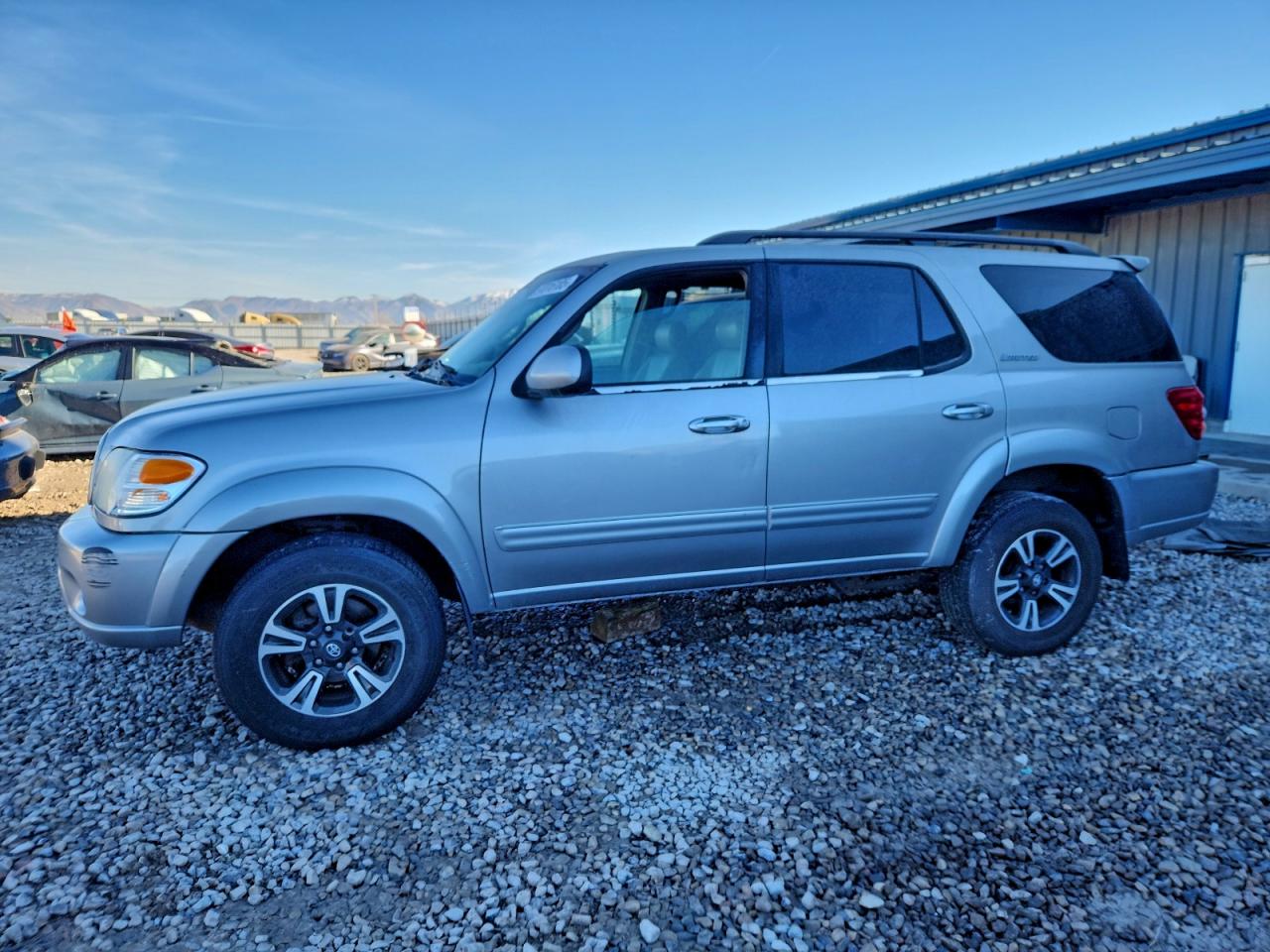 2001 TOYOTA SEQUOIA LIMITED — FRONT END damage — photo 1