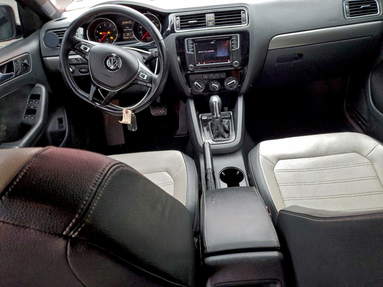 2016 VOLKSWAGEN JETTA SPORT photo 8
